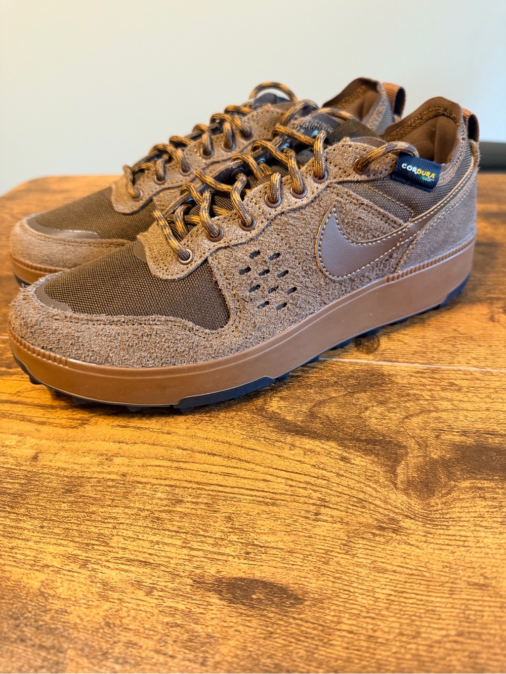 Nike Men’s Brown Cordura Low-Top Sneakers 7.5M/9W